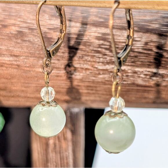 Mixed Lot of Green Stone Theme Jewelry 1 Necklace 4 Bracelets 1 Pr Earrings - Picture 4 of 12